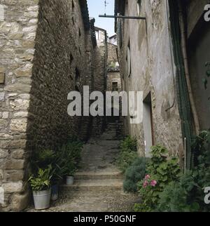 CATALUÑA. BESALU. Callejuela en el "Ruf" o Barrio Judio. Provincia de Girona. Comarca de la Garrotxa. España. Stockfoto