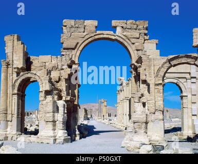 Römische Kunst. Syrien. Palmyra. Portikus der Kolonnade. 3. Jahrhundert. Oase Tadmor. Stockfoto