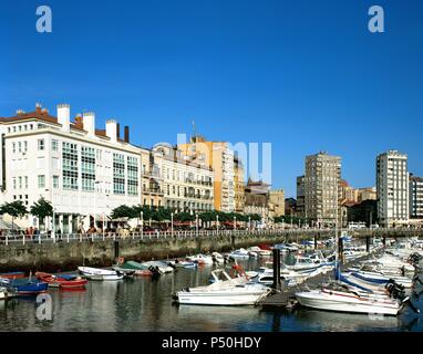 Vista del Puerto Deportivo y del Barrio de Pescadores. GIJON. Asturien. España. Stockfoto