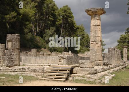 Tempel der Hera (Heraion). Dorischen Stil. Umgangstempel und Hexastyle. 6. Jahrhundert v. Chr. allgemeine Ansicht. Altis. Heiligtum von Olympia. Ilia Provinz. Region Peloponnes. Griechenland. Stockfoto