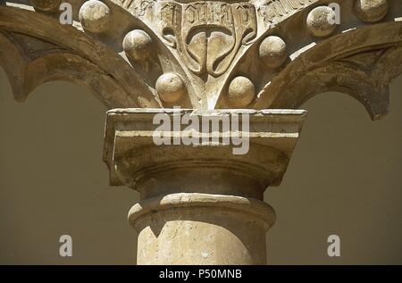 Gotische Kunst. Spanien. Guadalajara. Infantado Palace (Ende 15. Jh.). Plastische Details auf den Bögen von den Löwen-Hof. Stockfoto