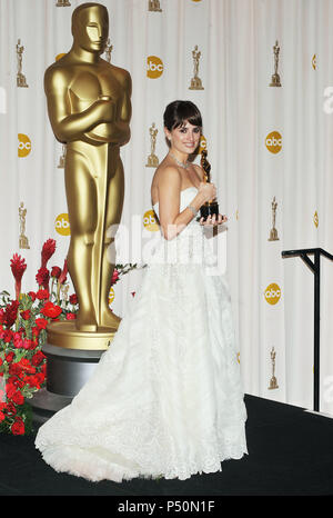 Penelope Cruz - 81th Oscar Awards im Kodak Theater in Los Angeles. - CruzPenelope 373. jpgCruzPenelope 373 Veranstaltung in Hollywood Leben - Kalifornien, Red Carpet Event, USA, Filmindustrie, Prominente, Fotografie, Bestof, Kunst, Kultur und Unterhaltung, Topix prominente Mode, Besten, Hollywood Leben, Event in Hollywood Leben - Kalifornien, backstage Trophäe, Auszeichnungen zeigen, Film Stars, TV Stars, Musik, Promis, Topix, Bestof, Kunst, Kultur und Unterhaltung, Fotografie, Anfrage tsuni@Gamma-USA.com, Kredit Tsuni/USA, 2000-2001 -2002-2003 -2004-2005 -2006-200 Stockfoto