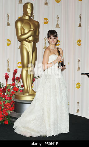 Penelope Cruz - 81th Oscar Awards im Kodak Theater in Los Angeles. - CruzPenelope 374. jpgCruzPenelope 374 Veranstaltung in Hollywood Leben - Kalifornien, Red Carpet Event, USA, Filmindustrie, Prominente, Fotografie, Bestof, Kunst, Kultur und Unterhaltung, Topix prominente Mode, Besten, Hollywood Leben, Event in Hollywood Leben - Kalifornien, backstage Trophäe, Auszeichnungen zeigen, Film Stars, TV Stars, Musik, Promis, Topix, Bestof, Kunst, Kultur und Unterhaltung, Fotografie, Anfrage tsuni@Gamma-USA.com, Kredit Tsuni/USA, 2000-2001 -2002-2003 -2004-2005 -2006-200 Stockfoto