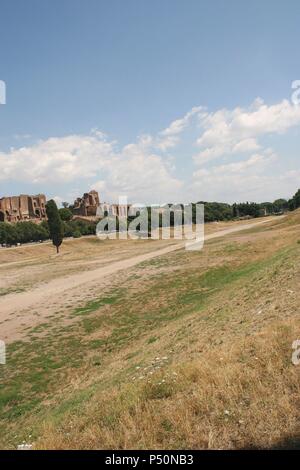 Römische Kunst. Circus Maximus. Stadion im antiken Rom. Im 4. Jahrhundert v. Chr. hinter, dem Palatin Hügel mit dem Palast der Kaiser gebaut. Italien. Europa. Stockfoto