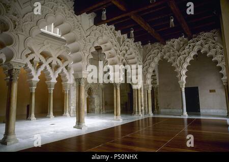 Aljaferia Palastes, im elften Jahrhundert erbaut, unter König Aben-Alfage. Courtyard St. Elisabeth. Detail. Zaragoza. Aragon. Spanien. Stockfoto