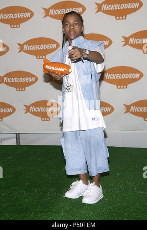 Lil Bow Wow, Backstage bei der 14. jährlichen der Nickelodeon Kids' Choice Awards am Barker Hangar in Los Angeles, CA., Samstag, 21. April 2001 © tsuni - LilBowWow 11. jpgLilBowWow 11 Veranstaltung in Hollywood Leben - Kalifornien, Red Carpet Event, USA, Filmindustrie, Prominente, Fotografie, Bestof, Kunst, Kultur und Unterhaltung, Topix prominente Mode, Besten, Hollywood Leben, Event in Hollywood Leben - Kalifornien, backstage Trophäe, Auszeichnungen zeigen, Film Stars, TV Stars, Musik, Promis, Topix, Bestof, Kunst, Kultur und Unterhaltung, Fotografie, Anfrage tsuni @ Gamma-U Stockfoto