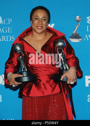 S. Epatha Merkerson in der Presse Zimmer auf der 37. jährlichen NAACP Bilder Awards im Shrine Auditorium in Los Angeles. 25. Februar 2006. - MerkersonS. Epatha056. jpgMerkersonS. Epatha 056 Veranstaltung in Hollywood Leben - Kalifornien, Red Carpet Event, USA, Filmindustrie, Prominente, Fotografie, Bestof, Kunst, Kultur und Unterhaltung, Topix prominente Mode, Besten, Hollywood Leben, Event in Hollywood Leben - Kalifornien, backstage Trophäe, Auszeichnungen zeigen, Film Stars, TV Stars, Musik, Promis, Topix, Bestof, Kunst, Kultur und Unterhaltung, Fotografie, Anfrage ts Stockfoto