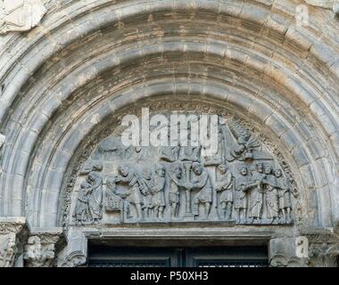 ARTE ROMANICO. ESPAÑA. CATEDRAL (siglos XI y-XII). PORTICO DE LAS PLATERIAS (S. XI). Única fachada Original que se conserva del Templo, aunque ha sido modificada. Las mejores del TIMPANO de la derecha con La Portada de REPRESENTACION ESCENAS DE LA VIDA DE CRISTO. SANTIAGO DE COMPOSTELA. Estado de A Coruña. Galizien. Stockfoto