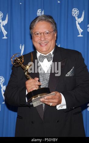 Arturo Sandoval mit Emmy für herausragende Musik Komposition für eine Miniserie, einen Film oder eine besondere (dramatische Untermalung) für 'Für die Liebe des Landes: Die Arturo Sandoval Story", an der 2001 Creative Arts Emmy Awards am Pasadena Civic Auditorium in Los Angeles Samstag, Sept. 8, 2001. Foto: © tsuni - SandovalArthur 01. jpgSandovalArthur 01 Veranstaltung in Hollywood Leben - Kalifornien, Red Carpet Event, USA, Filmindustrie, Prominente, Fotografie, Bestof, Kunst, Kultur und Unterhaltung, Topix prominente Mode, Besten, Hollywood Leben, Event in Hollywood Leben - Kalifornien, Backst Stockfoto