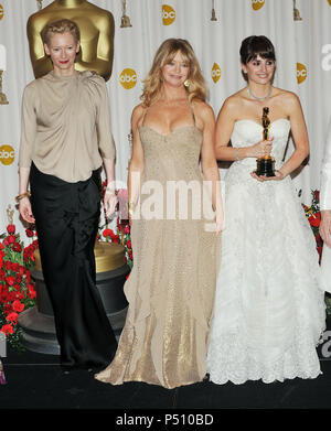 Tilda Swinton & Goldie Hawn & Penelope Cruz - 81th Oscar Awards im Kodak Theater in Los Angeles. - SwintonTilda HawnGoldie CruzPenelope 362 jpgSwintonTilda HawnGoldie CruzPenelope 362 Event in Hollywood Leben - Kalifornien, Red Carpet Event, USA, Filmindustrie, Prominente, Fotografie, Bestof, Kunst, Kultur und Unterhaltung, Topix prominente Mode, Besten, Hollywood Leben, Event in Hollywood Leben - Kalifornien, backstage Trophäe, Auszeichnungen zeigen, Film Stars, TV Stars, Musik, Promis, Topix, Bestof, Kunst, Kultur und Unterhaltung, Fotografie, Anfrage ts Stockfoto