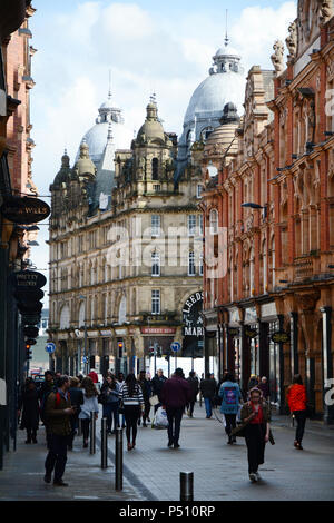 19. jahrhundert Viktorianischen gotische Architektur in einer Fußgängerzone in der Nähe der Kirkgate Markt in der englischen Stadt Leeds, Yorkshire, Vereinigtes Königreich. Stockfoto