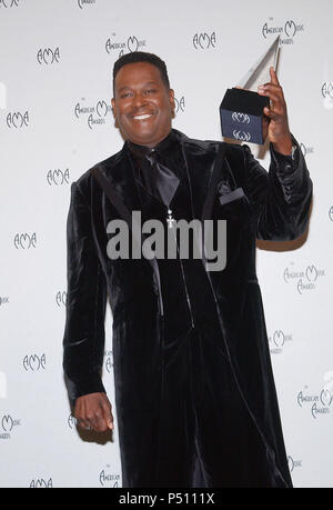 Luther Vancross im Drucksaal am 29. jährliche American Music Awards im Shrine Auditorium in Los Angeles Mittwoch, Januar 9, 2002. - JpgVancrossLuther VancrossLuther 10 A 10 eine Veranstaltung in Hollywood Leben - Kalifornien, Red Carpet Event, USA, Filmindustrie, Prominente, Fotografie, Bestof, Kunst, Kultur und Unterhaltung, Topix prominente Mode, Besten, Hollywood Leben, Event in Hollywood Leben - Kalifornien, backstage Trophäe, Auszeichnungen zeigen, Film Stars, TV Stars, Musik, Promis, Topix, Bestof, Kunst, Kultur und Unterhaltung, Fotografie, Anfrage tsuni@ Stockfoto