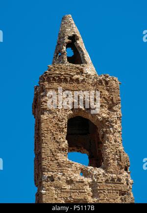 Spanien. Belchite. Ruinen der Glockenturm einer Kirche, in der Schlacht am Ebro zerstört (1937), im Spanischen Bürgerkrieg (1936-1939). Stockfoto