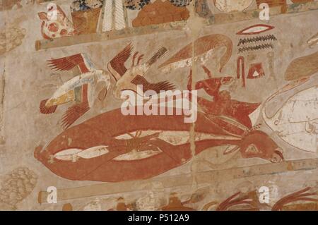 Relief Darstellung Essen platziert in der Tabelle der Angebote für den Gott Amun. Tempel der Hatschepsut. Deir el-Bahari. Ägypten. Stockfoto