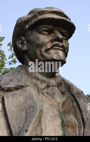 LENIN, Wladimir Ilich Uliánov seudónimo de (1870-1924). Revolucionario y político ruso. ESTATUA DE LENIN, Obra de Emil Venkov, En El Barrio de Fremont. Seattle. Estado de Washington. Estados Unidos. Stockfoto