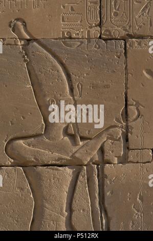 Relief mit der Darstellung eines Pharao Trankopfer zu den Göttern. Detail. Ramesseum. 13. Jahrhundert. 19 Dynastie. Neuen Reich. Nekropole von Theben. Tal der Könige. Ägypten. Stockfoto