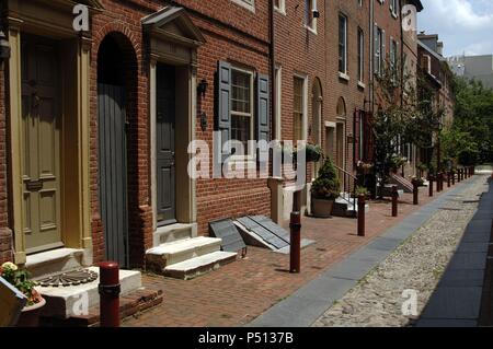 Usa. Philadelphia. Elfreth's Alley. Historische Straße" unserer Nation älteste Wohnstraße", 1702. Gregorianische Stil. Pennsylvania. Stockfoto