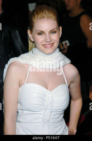 Elisa Cuthberg kommen zu dem Mädchen von Nebenan Premiere auf der Chinese Theatre in Los Angeles. März 4, 2004. CuthbergElisha 162 Red Carpet Event, Vertikal, USA, Filmindustrie, Prominente, Fotografie, Bestof, Kunst, Kultur und Unterhaltung, Topix Prominente Fashion/Vertikal, Besten, Event in Hollywood Leben - Kalifornien, Roter Teppich und backstage, USA, Film, Stars, Film Stars, TV Stars, Musik, Promis, Fotografie, Bestof, Kunst, Kultur und Unterhaltung, Topix, vertikal, eine Person, die aus den Jahren 2003 bis 2005, Anfrage tsuni@Gamma-USA.com - Drei Quarte Stockfoto