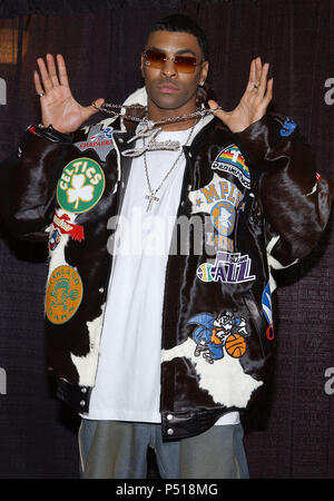 Ginuwine backstage bei der 17. jährlichen Soul Train Music Awards am Pasadena Civic Auditorium in Los Angeles. 1. März 2003. Genuwine 717 Red Carpet Event, Vertikal, USA, Filmindustrie, Prominente, Fotografie, Bestof, Kunst, Kultur und Unterhaltung, Topix Prominente Fashion/Vertikal, Besten, Event in Hollywood Leben - Kalifornien, Roter Teppich und backstage, USA, Film, Stars, Film Stars, TV Stars, Musik, Promis, Fotografie, Bestof, Kunst, Kultur und Unterhaltung, Topix, vertikal, eine Person, die aus den Jahren 2003 bis 2005, Anfrage tsuni@Gamma-USA.com - Stockfoto