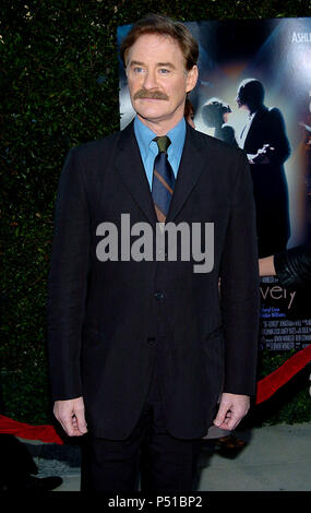 Kevin Kline bei der Ankunft im de-lovely Premiere an der Akademie für Kunst und Wissenschaft in Los Angeles. Juni 11, 2004. KlineKevin019 Red Carpet Event, Vertikal, USA, Filmindustrie, Prominente, Fotografie, Bestof, Kunst, Kultur und Unterhaltung, Topix Prominente Fashion/Vertikal, Besten, Event in Hollywood Leben - Kalifornien, Roter Teppich und backstage, USA, Film, Stars, Film Stars, TV Stars, Musik, Promis, Fotografie, Bestof, Kunst, Kultur und Unterhaltung, Topix, vertikal, eine Person, die aus den Jahren 2003 bis 2005, Anfrage tsuni @ Gamma-USA. c Stockfoto