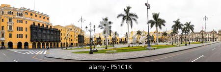 LIMA, PERU - 29 Dezember, 2017: Blick auf den Präsidentenpalast in Lima, Peru. Diese barocke Revival Gebäude wurde 1938 eröffnet. Stockfoto