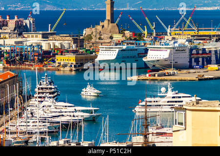 Genua, Italien, 29. APRIL 2017: Hafen von Genua in Italien. Der Hafen von Genua ist die italienische Hafenstadt. Stockfoto