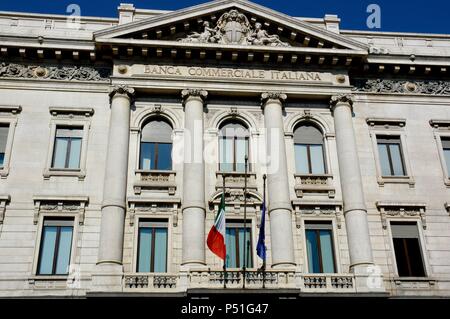 Palast der Banca Commerciale Italiana. Designed by Luca Beltrami (1854-1933) im Jahre 1927. Von außen. Mailand. Italien. Stockfoto