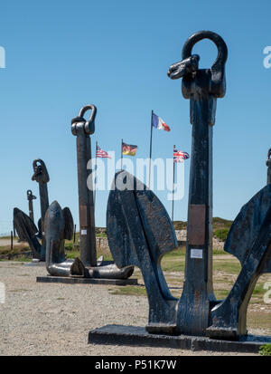 Anker im Mémorial Merchant Marine Museum, Hommage an 45.000 Alliierten Handelsmarine Matrosen während des 2. Weltkrieges, Pen-Hir, Bretagne, Frankreich Stockfoto