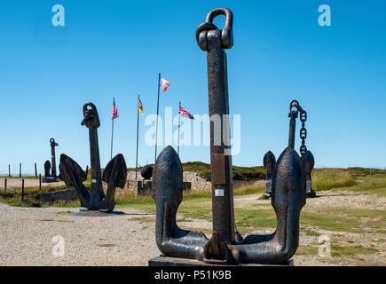 Anker im Mémorial Merchant Marine Museum, Hommage an 45.000 Alliierten Handelsmarine Matrosen während des 2. Weltkrieges, Pen-Hir, Bretagne, Frankreich Stockfoto