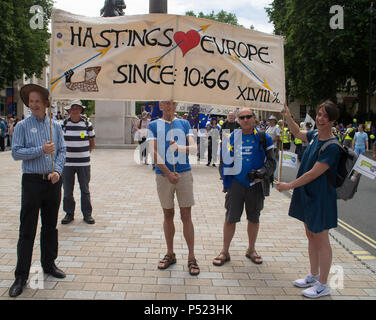 London, 23. Juni 2018 - Hastings für Europa Fahne. Über 100.000 Menschen besuchen einen März eine endgültige Abstimmung über den Brexit Angebot zu verlangen. Die Völker Abstimmung März ist einen Volksentscheid über den Deal von der Regierung verhandelt mit einer Option in der Europäischen Union zu bleiben. Das Datum (23. Juni 2018), erheblich, denn das war zwei Jahre ab dem Tag der ursprünglichen Referendum (23. Juni 2016). Der Tag sah die Einführung einer petiton Für eine Völker stimmen. Weitere Informationen finden Sie unter Https://www.peoples-vote.uk. Quelle: Bruce Tanner/Alamy leben Nachrichten Stockfoto