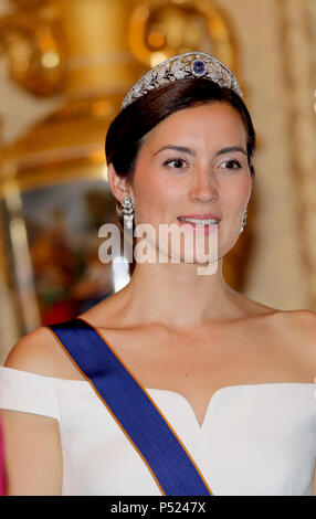 Luxemburg, Luxemburg. 23. Juni 2018. Prinzessin Claire Luxemburgs an das Großherzogliche Palais in Luxemburg am 23. Juni 2018, für die Presse anlässlich der Nationalen Tag der Luxemburg Foto Posing: Albert Nieboer/Niederlande/Point de Vue, Credit: Albert Nieboer/Royal drücken Sie Europa/RPE/dpa/Alamy leben Nachrichten Stockfoto