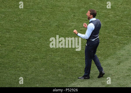 Nischni Nowgorod, Russland. 24. Juni, 2018. England Manager Gareth Southgate feiert nach der FIFA WM 2018 Gruppe G Match zwischen England und Panama in Nizhny Novgorod Stadion am 24. Juni 2018 in Nischni Nowgorod, Russland. (Foto von Daniel Chesterton/phcimages.com) Credit: PHC Images/Alamy leben Nachrichten Stockfoto