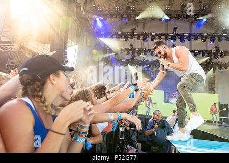 Chicago, Illinois, USA. 24. Juni, 2018. DYLAN SCOTT während Land LakeShake Music Festival in Huntington Bank Pavillon auf der nördlichsten Insel in Chicago, Illinois Credit: Daniel DeSlover/ZUMA Draht/Alamy leben Nachrichten Stockfoto