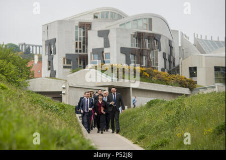 Der Schottischen Konservativen besucht einen Fotoauftrag Mohn zu Pflanzen, ein Garten der Erinnerung an diejenigen, die im Kampf gestorben sind, zu erstellen. Mit: Ruth Davidson Wo: Edinburgh, Großbritannien Wann: 24. Mai 2018 Credit: Euan Kirsche / WANN Stockfoto