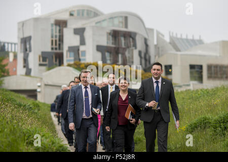 Der Schottischen Konservativen besucht einen Fotoauftrag Mohn zu Pflanzen, ein Garten der Erinnerung an diejenigen, die im Kampf gestorben sind, zu erstellen. Mit: Ruth Davidson Wo: Edinburgh, Großbritannien Wann: 24. Mai 2018 Credit: Euan Kirsche / WANN Stockfoto