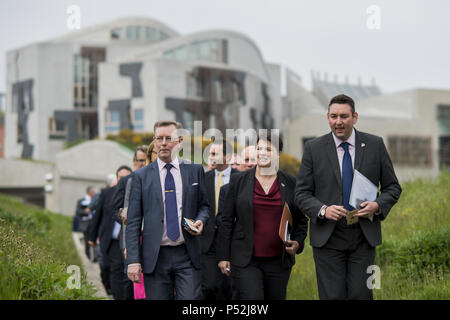 Der Schottischen Konservativen besucht einen Fotoauftrag Mohn zu Pflanzen, ein Garten der Erinnerung an diejenigen, die im Kampf gestorben sind, zu erstellen. Mit: Ruth Davidson Wo: Edinburgh, Großbritannien Wann: 24. Mai 2018 Credit: Euan Kirsche / WANN Stockfoto