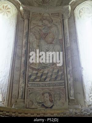 ARTE GOTICO. ESPAÑA. CAMINO DE SANTIAGO IGLESIA DE SANTIAGO (Antiguo Monasterio de Villar de Donas) (s. XII). Lugar de enterramiento de los Caballeros de la Orden de Santiago. Monumento histórico - artístico desde 1931. PINTURA WANDMALEREI (S. XIV) DEL ABSIDE ZENTRALE CON LA REPRESENTACION DE LA ANUNCIACION (las mejores). VILAR DE DONAS. Provincia de Lugo. Galizien. Stockfoto