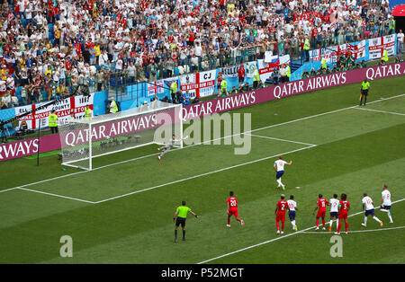 England's Harry Kane Kerben fünften Ziel seiner Seite des Spiels vom Elfmeterpunkt während der FIFA WM Gruppe G Gleiches am Nischni Nowgorod Stadion. Stockfoto