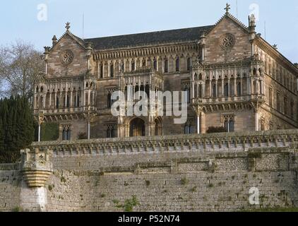 Sobrellano Palace. 1881-1890. Die neugotische Gebäude erbaut von Juan Martorell Montells für den Marquis von Comillas. Hauptfassade. Comillas. Kantabrien. Spanien. Stockfoto