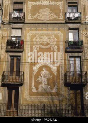 Spanien. Vic. Modernistischen sgraffiti an der Fassade eines Gebäudes. 19. Stockfoto