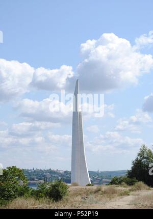 Ukraine. Sewastopol. Segeln und Bajonett. Armee und Marine Einheit Monument. 1977. Cape Khrustalny. Stockfoto