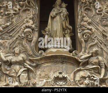 ARTE S. XVIII. ESPAÑA. LA VIRGEN DEL ROSARIO. Escultura de La Portada del Palacio del Marques de Dos Aguas del Museo Nacional de Cerámica. Esculturas realizadas en Alabastro por Ignacio VERGARA. VALENCIA. Stockfoto