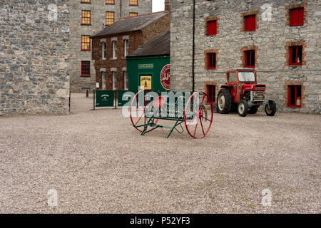 Jameson Experience Tour in East Cork. Blick und Details vom Innenhof der Old Jameson Whiskey Distillery in Midleton, Irland. Stockfoto