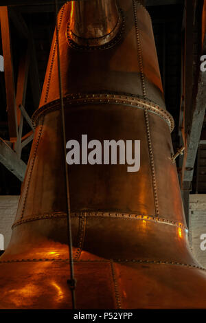 Jameson Destillery Irland Details über eine Kupferfabrik im Stillhouse der Old Jameson Whiskey Distillery in Midleton, Irland. Stockfoto