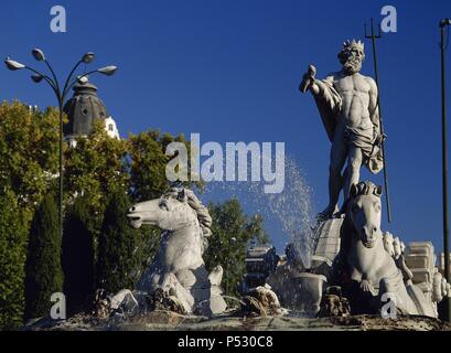 Spanien. Madrid. Der Neptunbrunnen. Von Juan Pascual de Mena, 1780 erbaut. Im Jahre 1786 sein Schüler Jose Rodriguez fertig aus dem Projekt. Neo-klassisch. Stockfoto