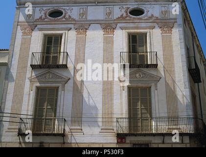 Spanien. Katalonien. Vilanova I La Geltru. Can Papiol Romantik Museum. Zwischen 1790 und 1801 durch Politiker und Gelehrter Francesc de Papiol gebaut. Neoklassische. An die Wände gemalt. Exterieur. Stockfoto