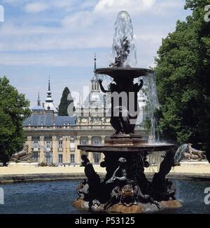 Spanien. Kastilien und Leon. San Ildefonso. Royal Palace von La Granja de San Ildefons. Die Gärten. Brunnen der drei Grazien. Stockfoto