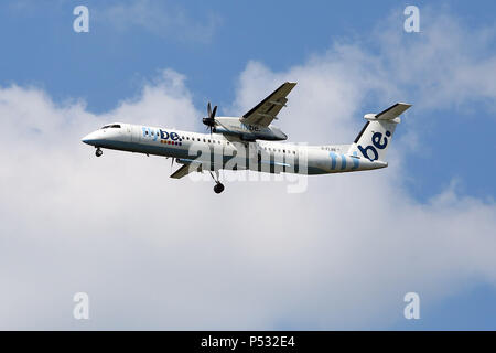 Hannover, Niedersachsen, Deutschland, Bombardier DHC-8-Q-402 der Fluggesellschaft Flybe Stockfoto