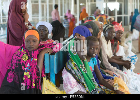 Kakuma, Kenia - Essen Ausgabe der Hilfsorganisation World Food Programm im Flüchtlingslager Kakuma. Stockfoto