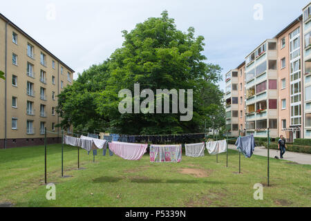 Idyllische Höfe zwischen Mehrfamilienhäusern in Berlin-Mitte Stockfoto